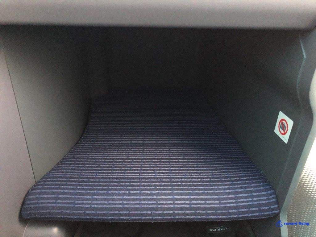 photo nh859 seat footwell 1